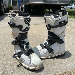 Motor cross riding boots youth size 4